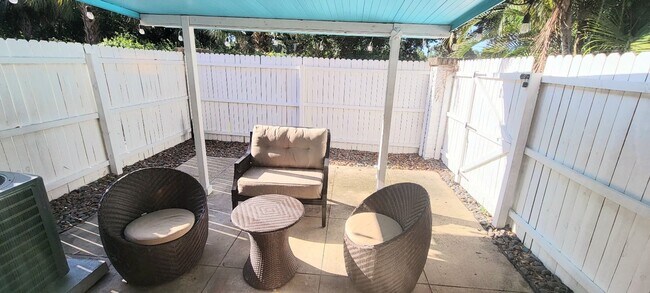 Building Photo - Welcome Home To the Four Seasons Condominiums of Winter Park.