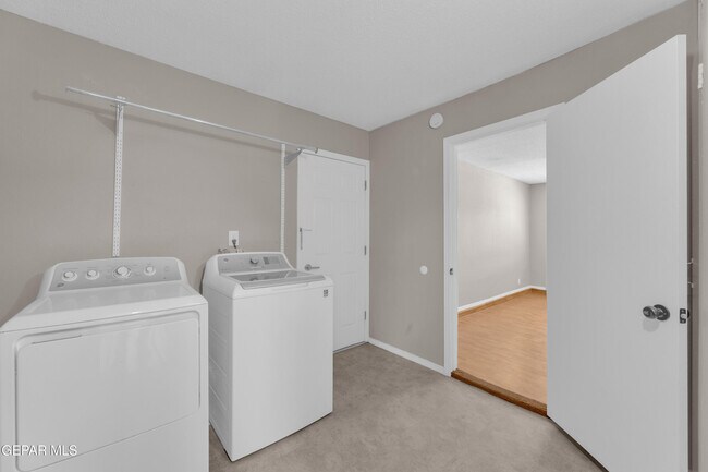 Building Photo - 228 Caribe Cir