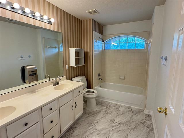 Building Photo - 3024 Sawtooth Dr