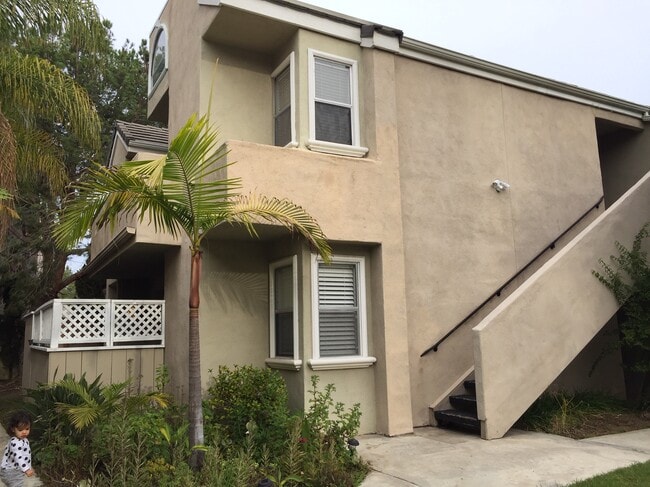 Building Photo - 2920 Luciernaga St
