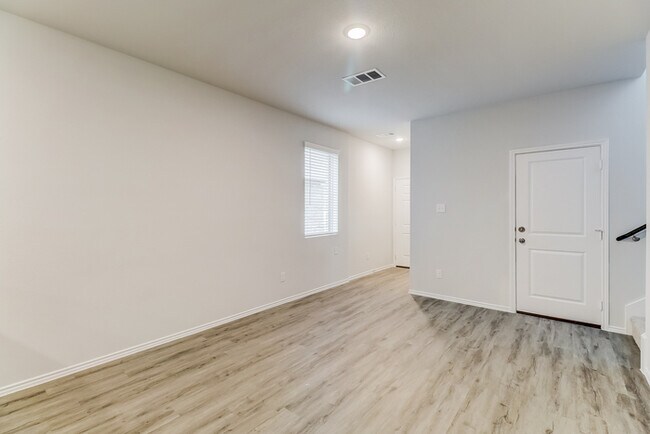 Building Photo - 1412 Ester Ln