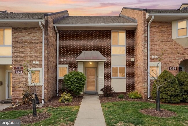 Building Photo - 3233 S Leisure World Blvd