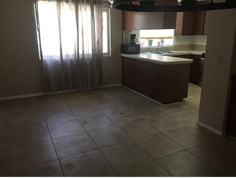 Building Photo - 17922 River Cir