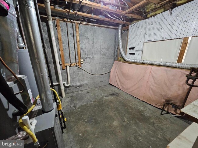 Building Photo - 104 Township Ct