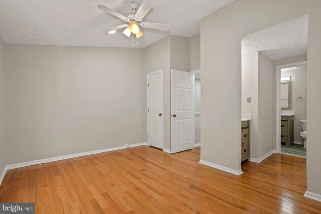 Building Photo - 1539 Woodcrest Dr