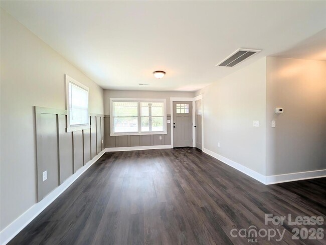 Building Photo - 202 Ebenezer Rd