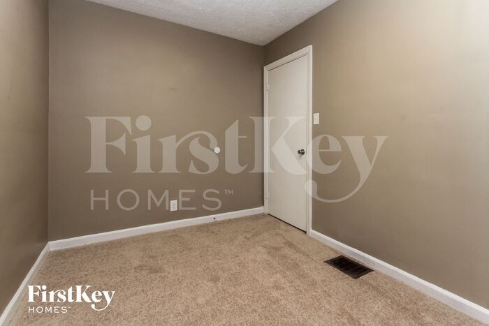 Building Photo - 6630 W 10th St