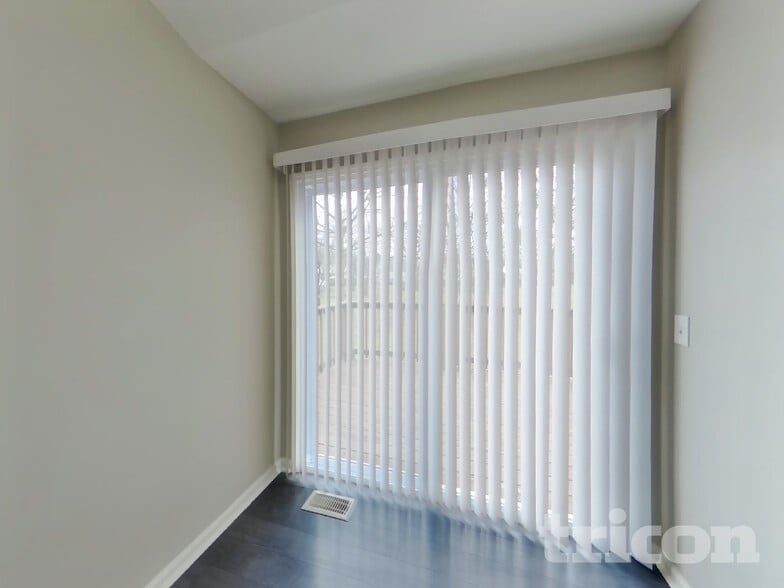 Building Photo - 716 Sweetwater Cir