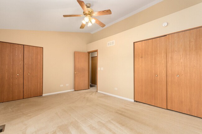 Building Photo - 2611 Canyon Dr