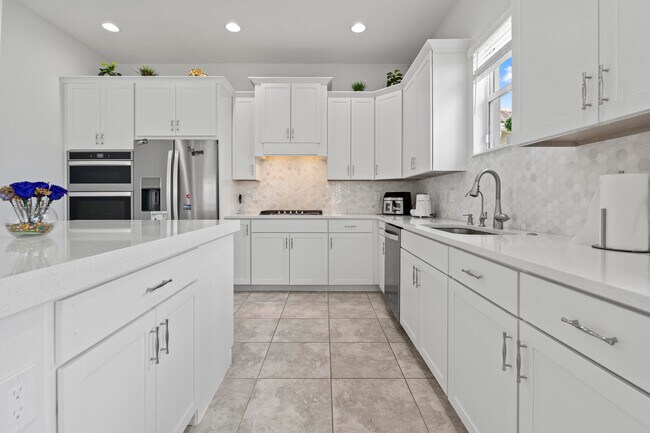 Building Photo - 15134 Cameo Ct