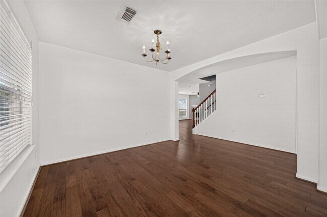 Building Photo - 25346 Barmby Dr