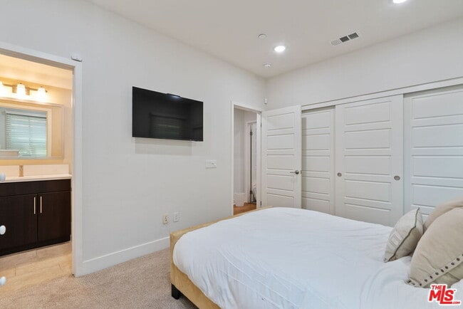 Building Photo - 2780 Wright Ln