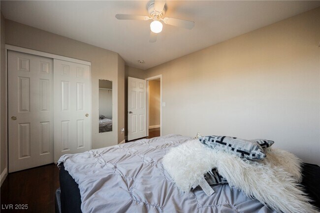 Building Photo - 6720 Song Sparrow Ct