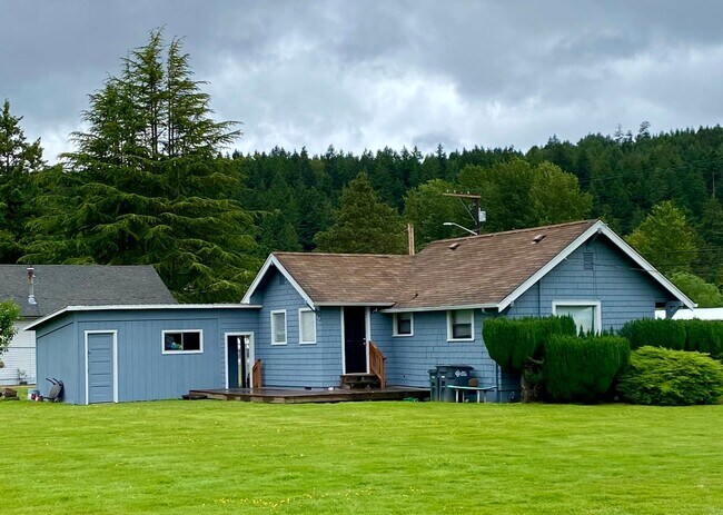 Building Photo - D&B Homes