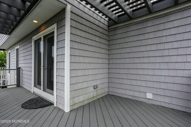 Building Photo - 3 Willow Way