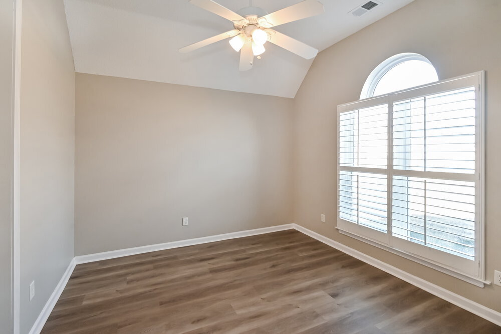 Building Photo - 5150 Bluff Springs Cove