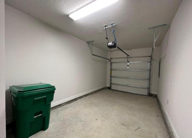 Building Photo - 44 Sandhill Pines Dr