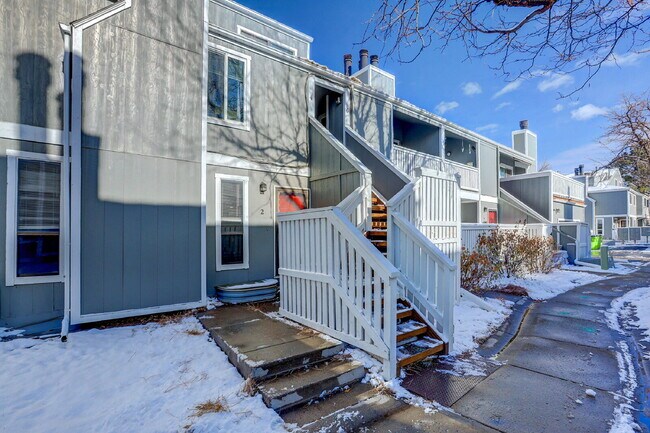 Building Photo - $1,940.95, 2-bed, 2-bath located in Denver