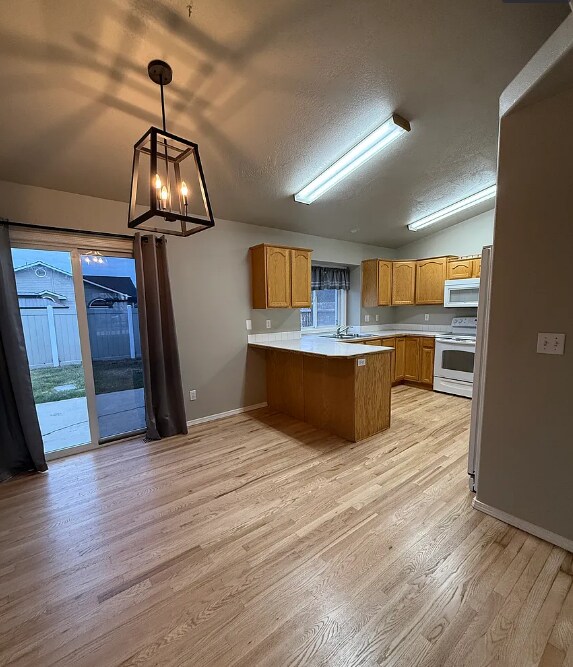 Building Photo - 2901 N Valam Ave