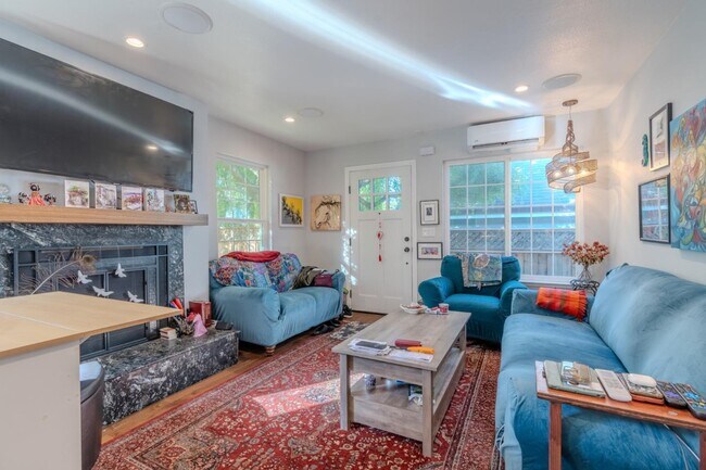 Building Photo - 350 6th St