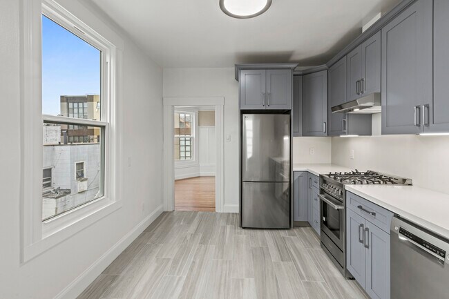 Building Photo - 81 Hoff St