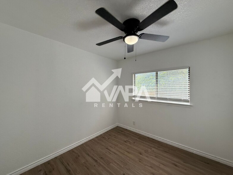 Building Photo - 8618 Ridge Mile Dr