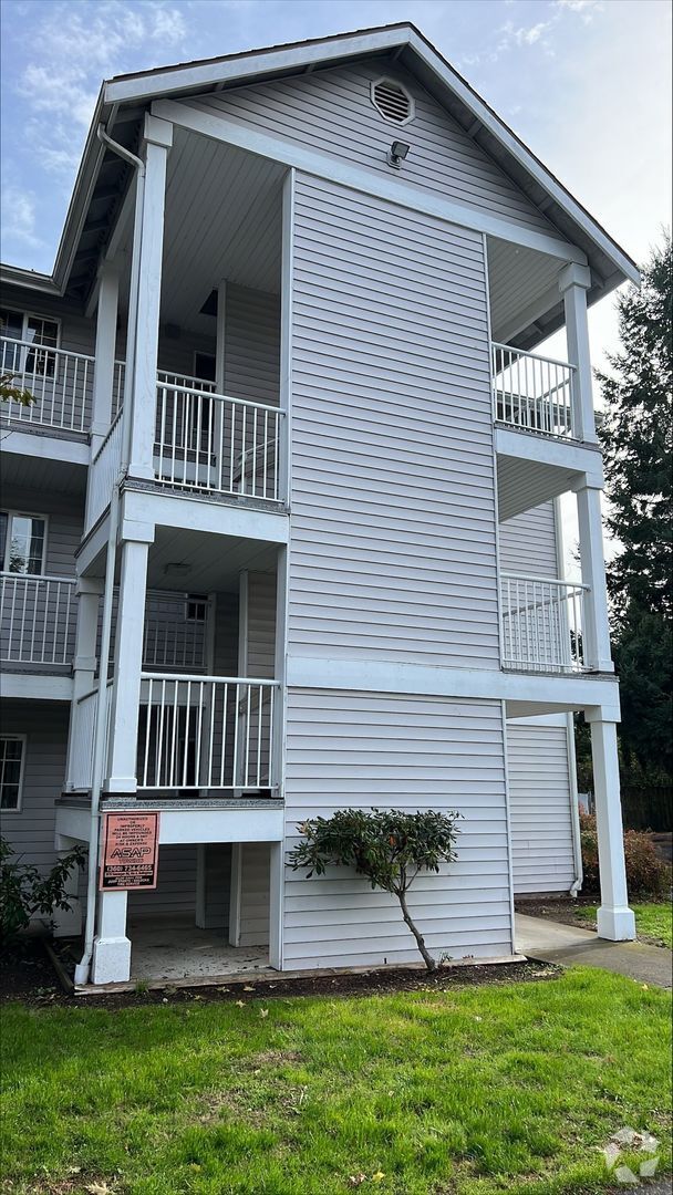 Building Photo - Two Bedroom Upstairs Condo for Rent in Bel...