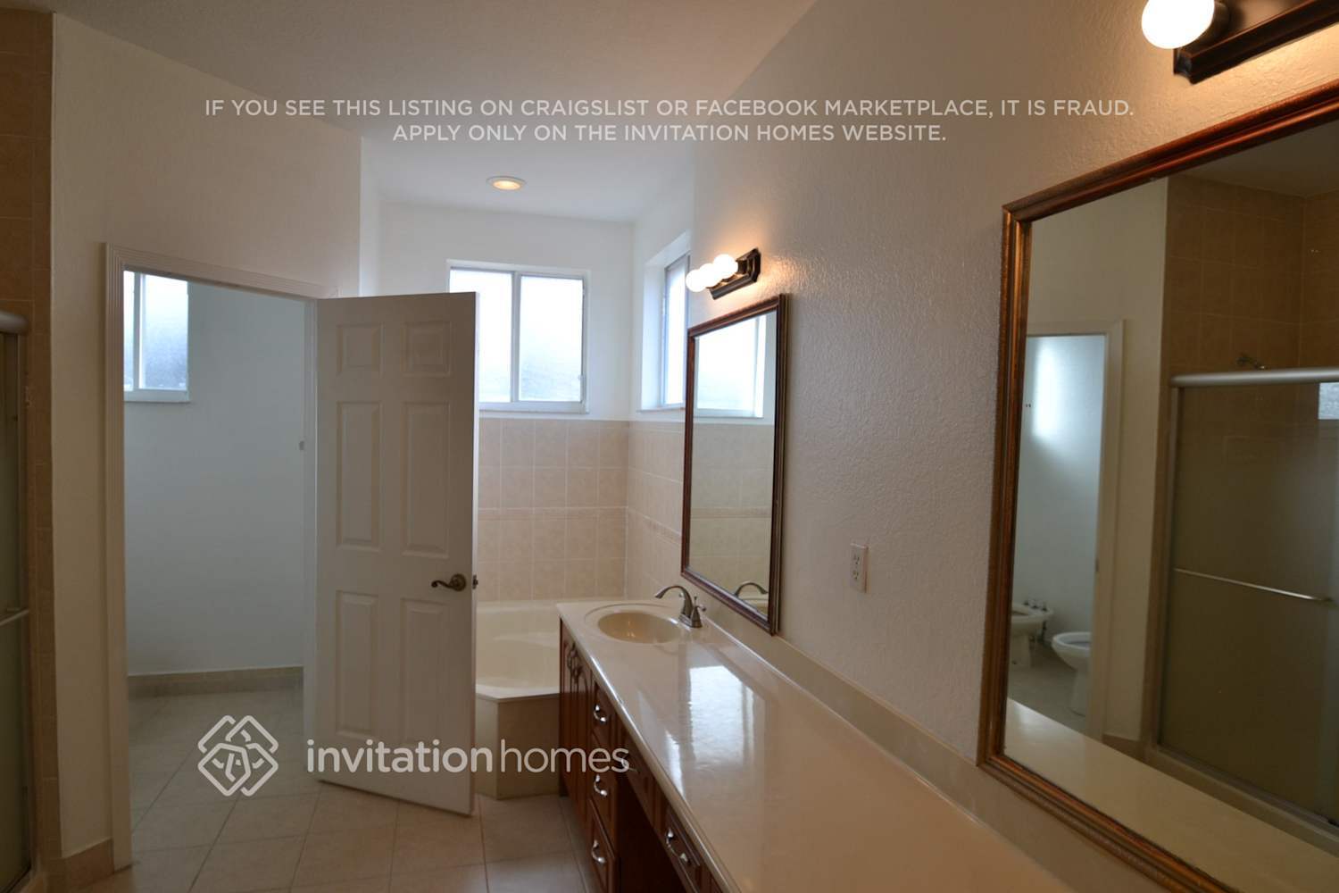 Building Photo - 13100 SW 54th Ct