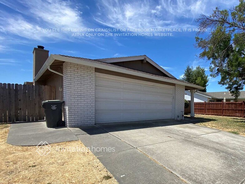 Building Photo - 2159 Greenfield Dr