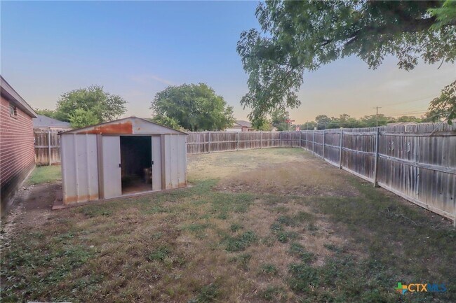 Building Photo - 1705 Liberty Hill Dr