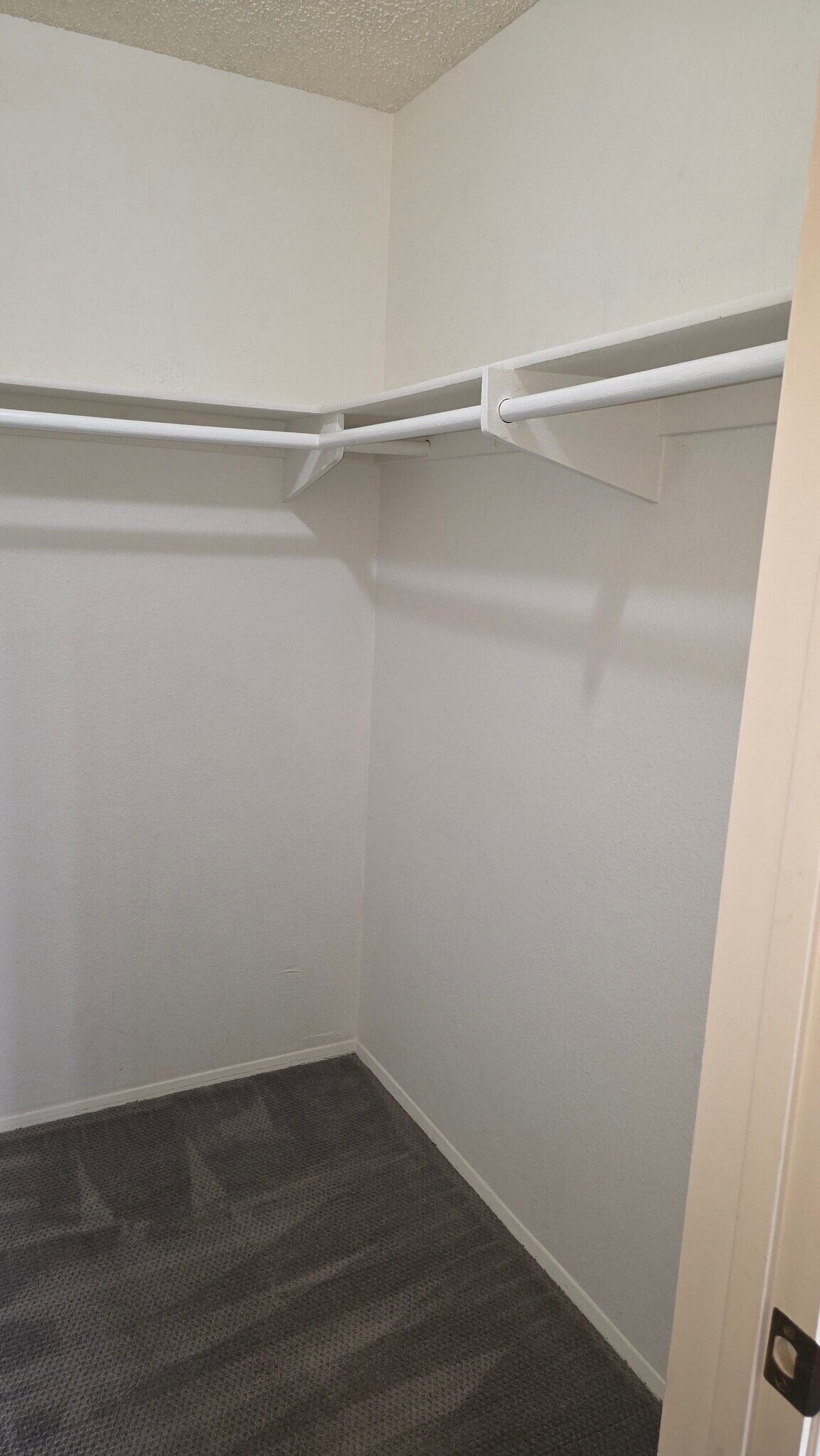 Building Photo - 5990 Dandridge Ln