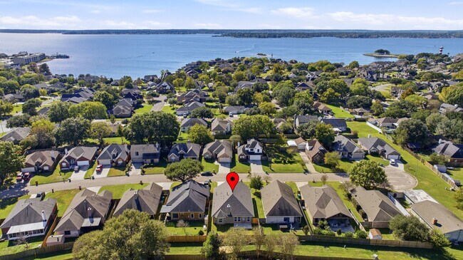 Building Photo - 5227 Sunshine Point