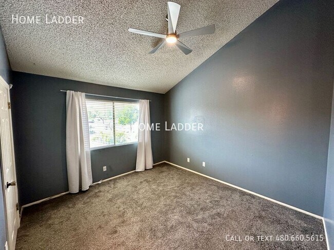 Building Photo - 1702 N Ventura Ln