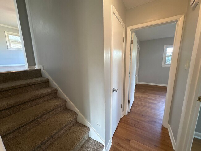 Building Photo - 315 Indian Trail
