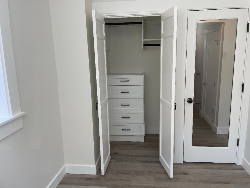 Building Photo - 6113 39th Ave S