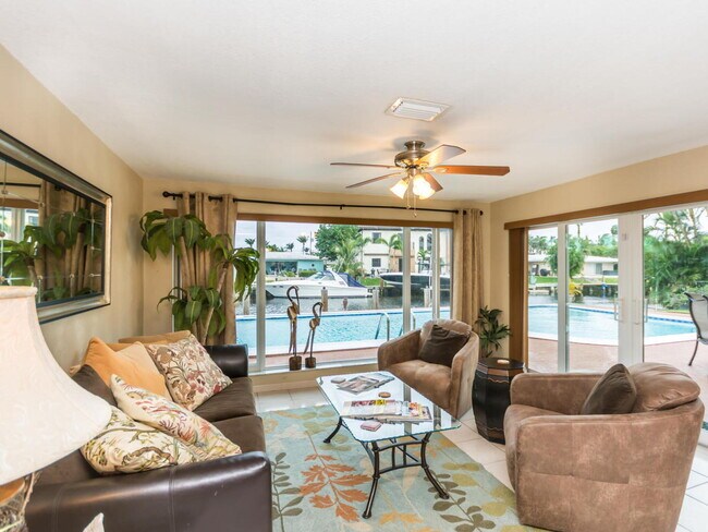 Building Photo - 4930 NE 27th Ave