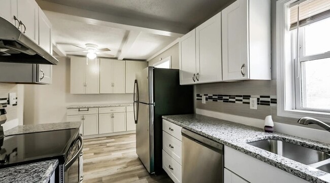 Building Photo - 9924 Richmond Dr