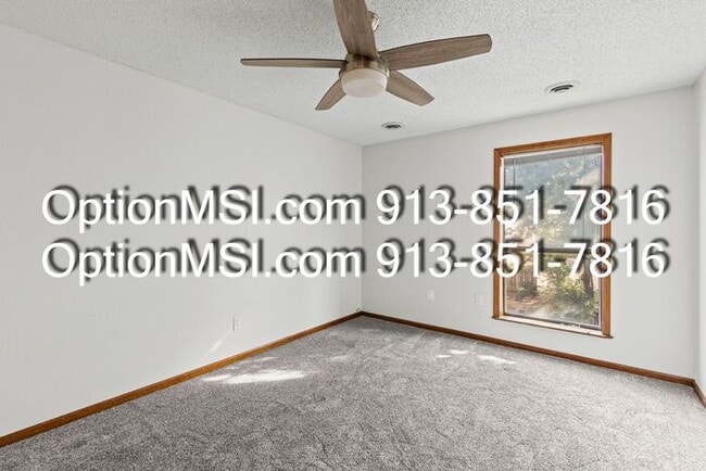 Building Photo - Charming & Spacious 2-Bed / 2-Bath Apartme...