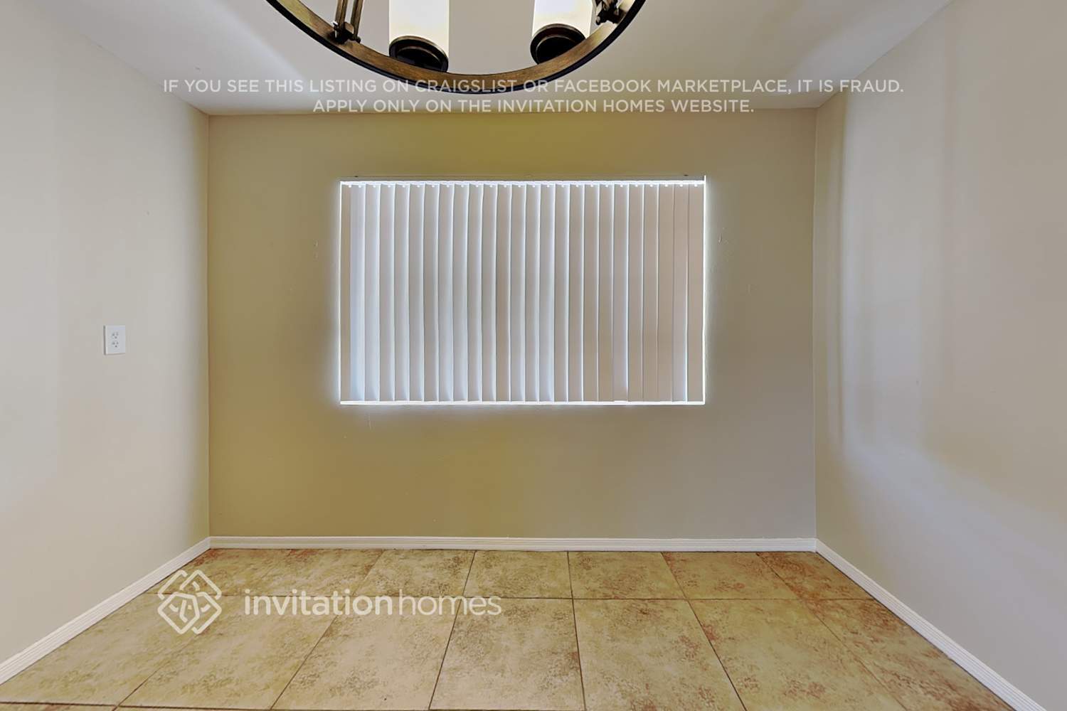 Building Photo - 1215 E Winter Dr