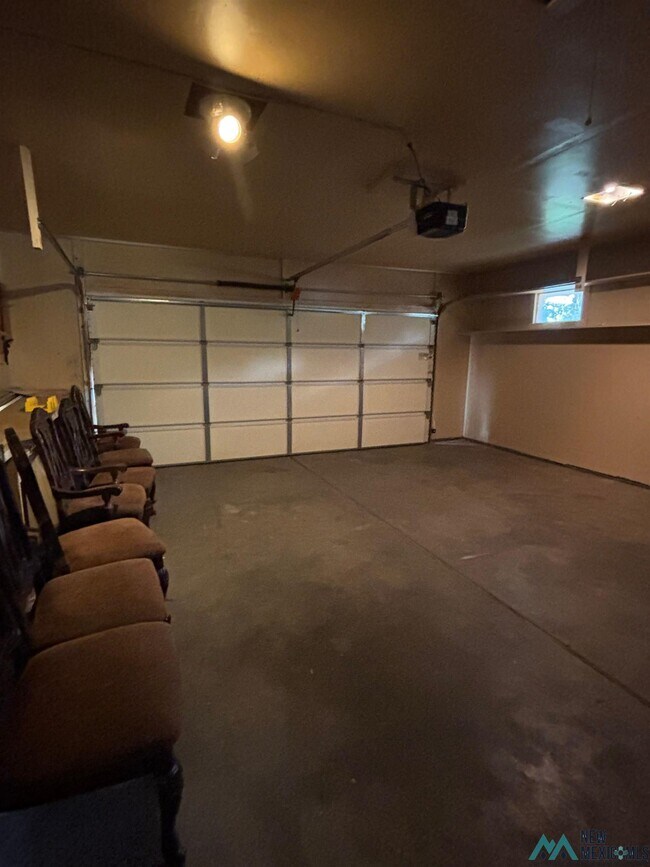 Building Photo - 1420 E 21st St