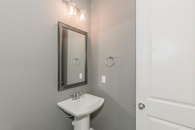 Building Photo - 6320 Whitebrush Pl