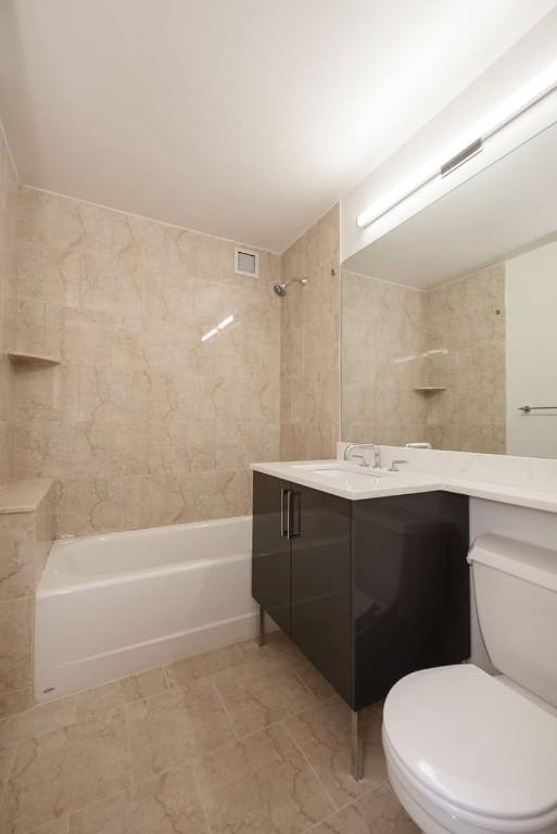 Building Photo - 3 bedroom in NEW YORK NY 10004