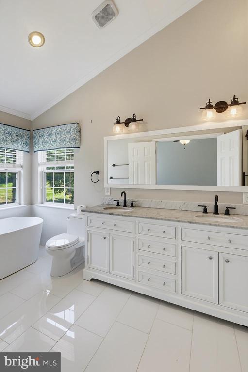 Building Photo - 6505 Autumn Wind Cir