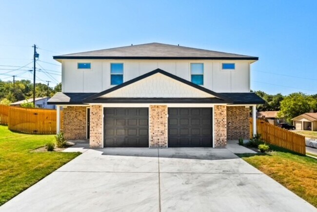 Building Photo - 301 Agua Chiquita Ct