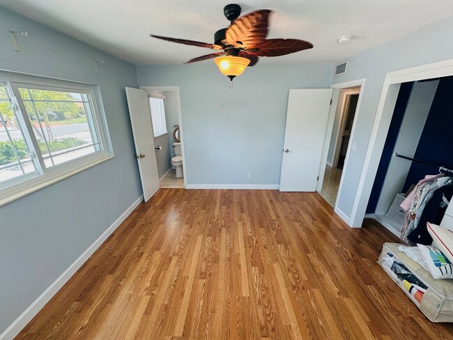 Building Photo - 385 S Tessier Dr