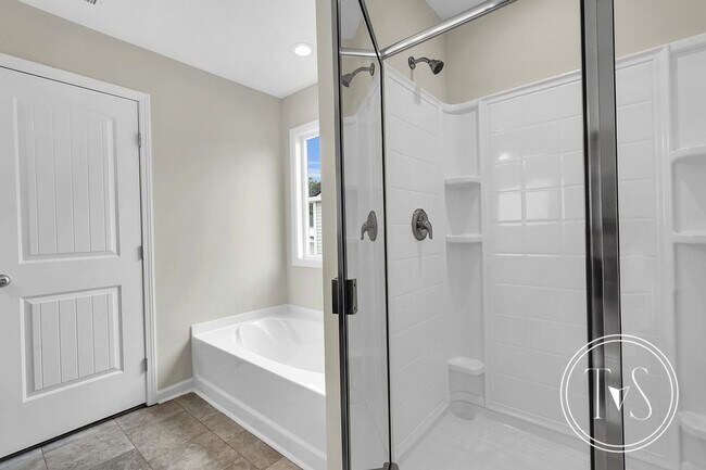 Building Photo - 200 Alcove Ct