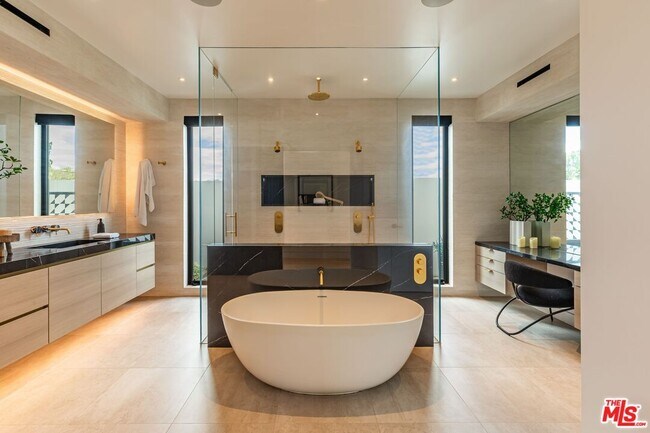 Building Photo - 9455 Eden Dr