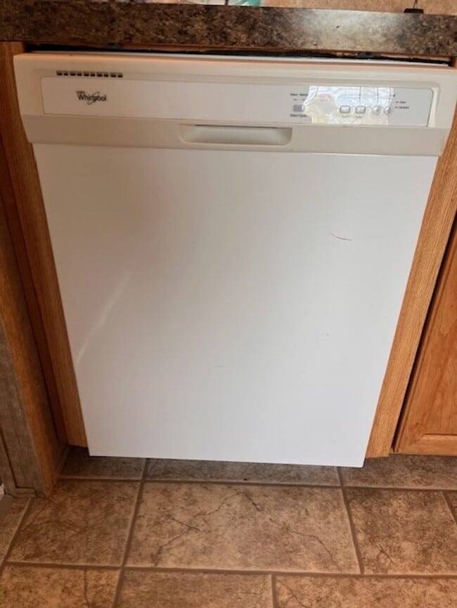 Building Photo - Country setting 2 bedroom home