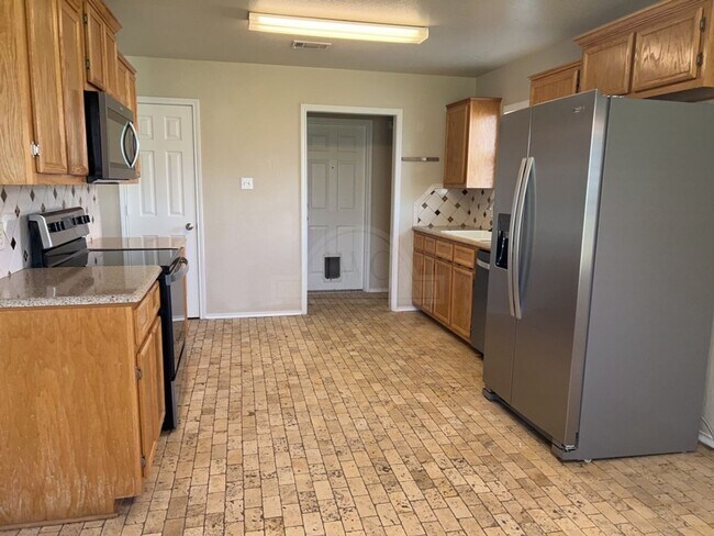 Building Photo - 309 Viola Dr