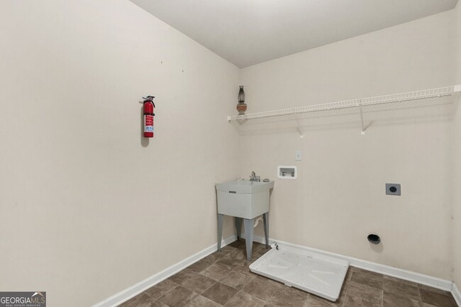 Building Photo - 882 Nestling Dr